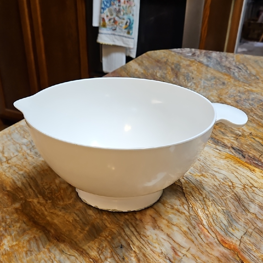 BODUM White Mixing Bowl 3 qt.